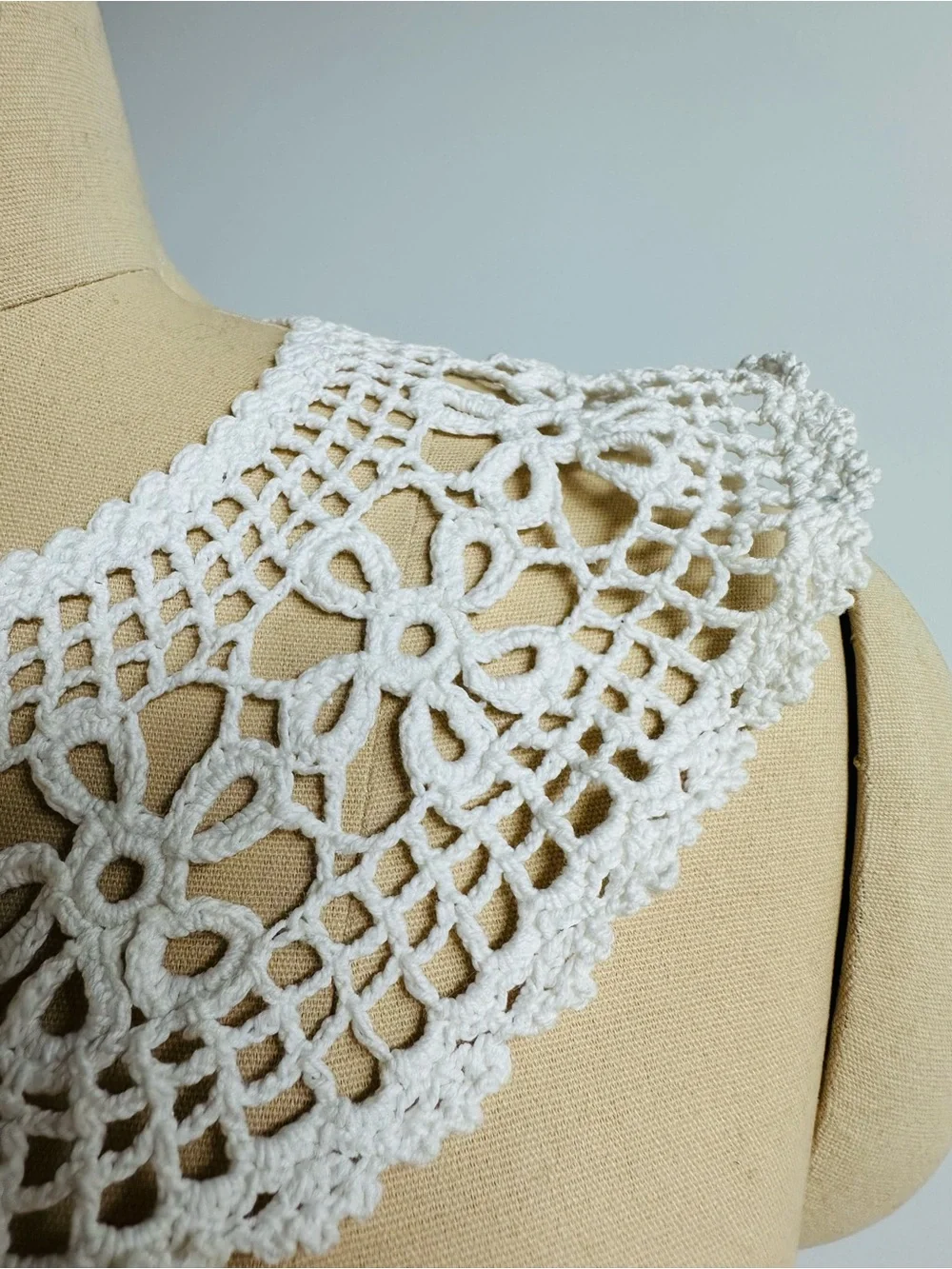 Vintage Handmade Crochet Lace Collar Floral Peter Pan Detachable Statement Boho